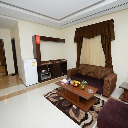 Hotelier Suites Riyadh Exteriör bild