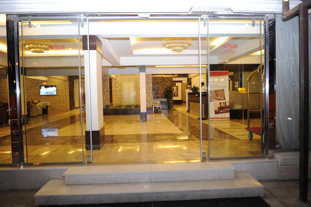 Hotelier Suites Riyadh Exteriör bild