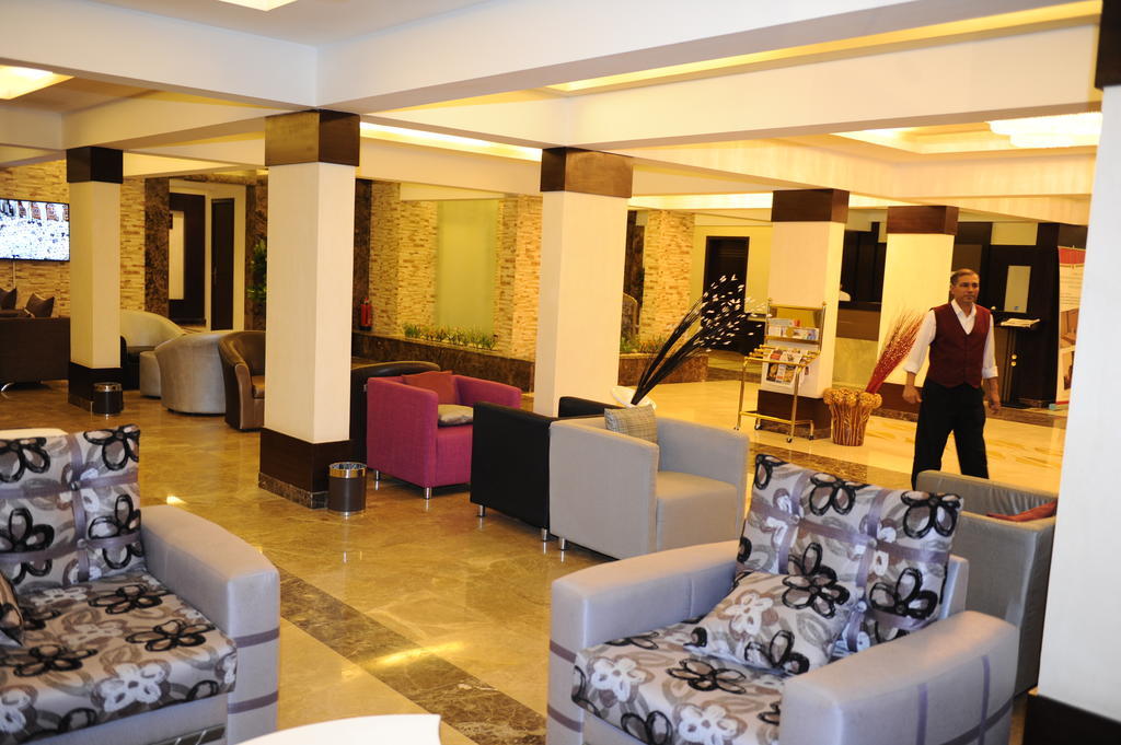 Hotelier Suites Riyadh Exteriör bild