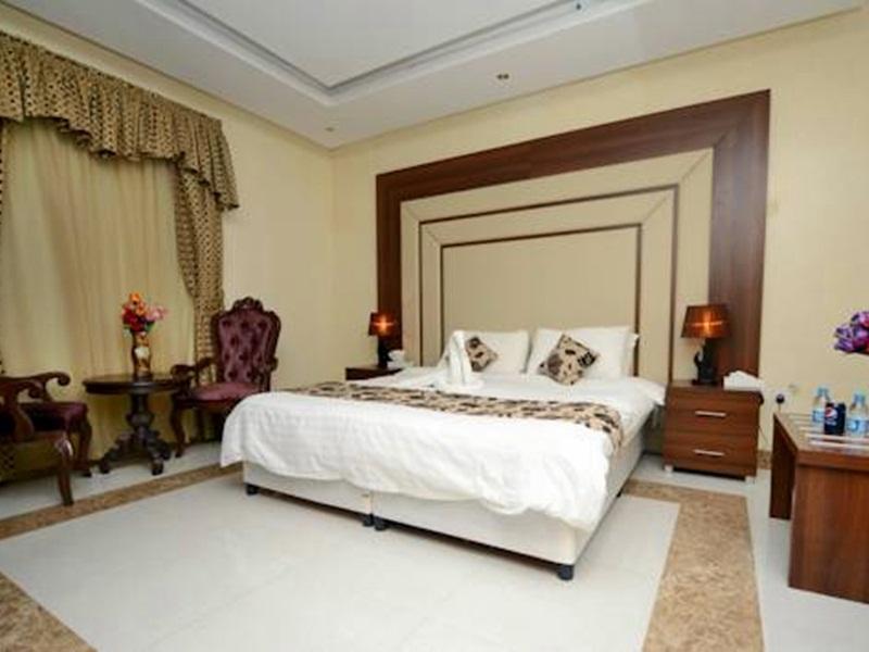Hotelier Suites Riyadh Exteriör bild