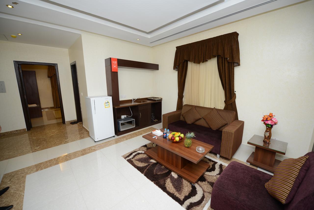 Hotelier Suites Riyadh Exteriör bild