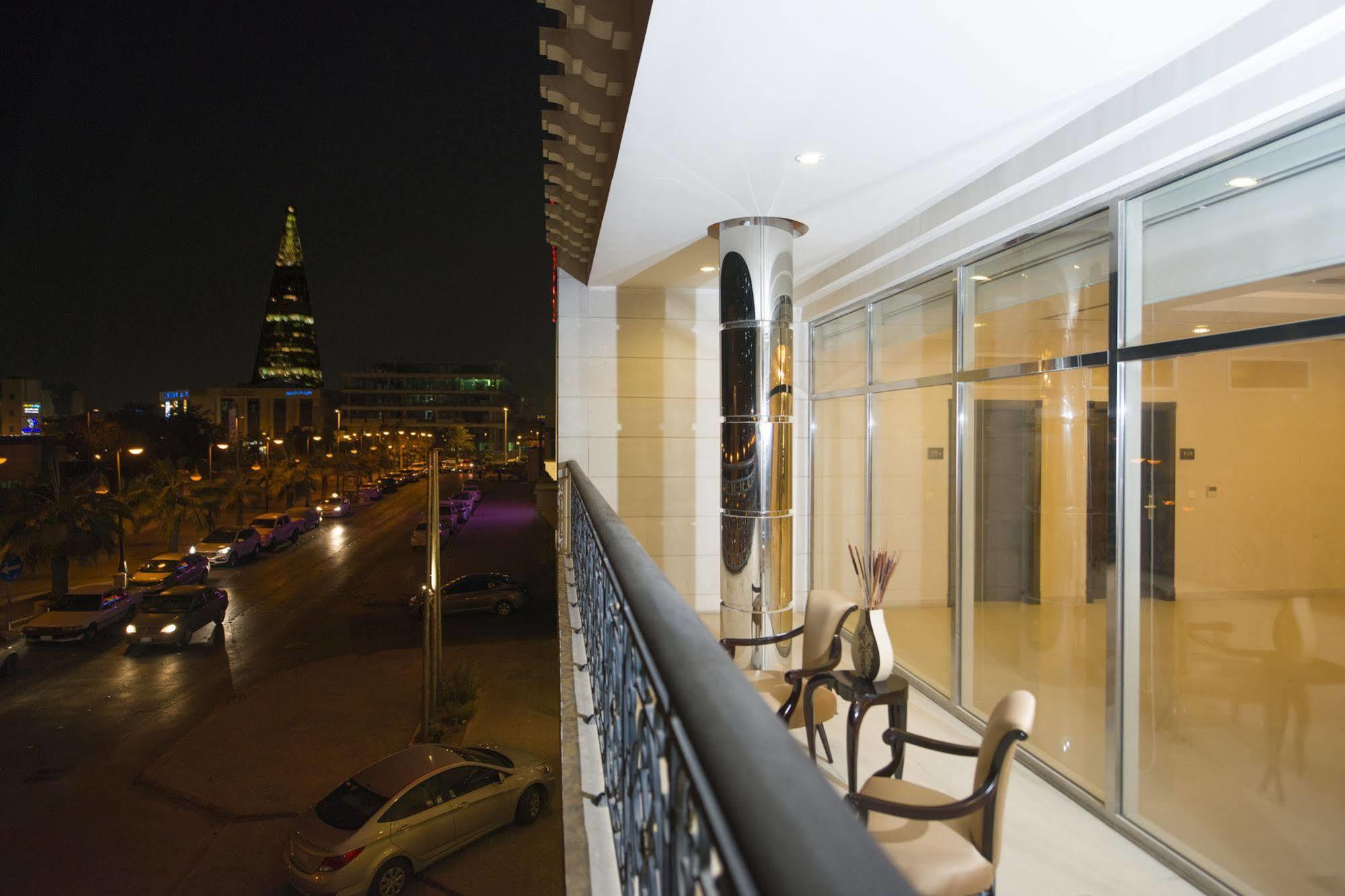 Hotelier Suites Riyadh Exteriör bild
